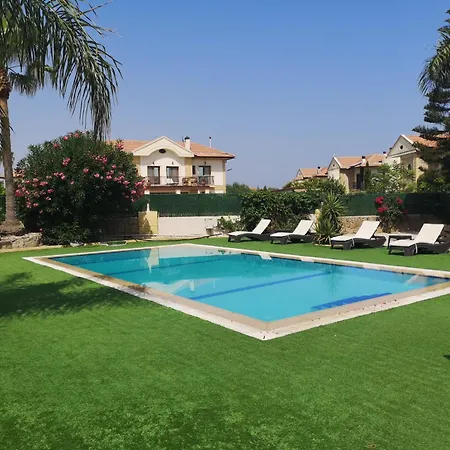 Stunning Private - Beautiful Gardens & Pool Lapithos (Northern Cyprus)
