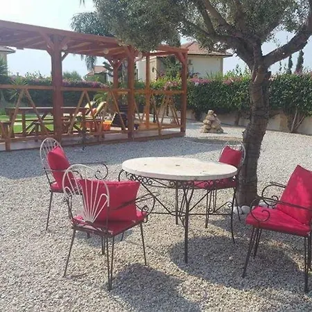 Stunning Private - Beautiful Gardens & Pool Lapta