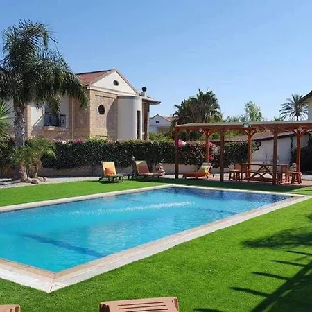 Stunning Private - Beautiful Gardens & Pool Lapithos (Northern Cyprus)